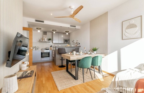 Cornella de Llobregat Apartment | Penthouse with Private Terrace & Pool Access