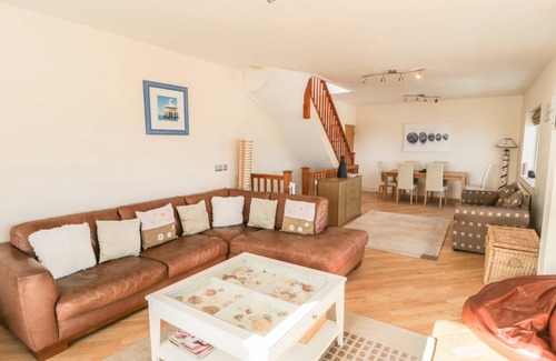 Rhyd-y-clafdy Cottage | Penthouse 18, West End Point