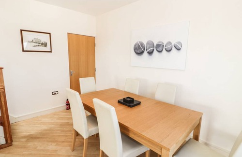 Rhyd-y-clafdy Cottage | Penthouse 18, West End Point