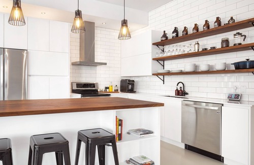 Saint Pierre d'Orleans Condo | [PENTHOUSE-508] Work, Relax & Cook With Great View