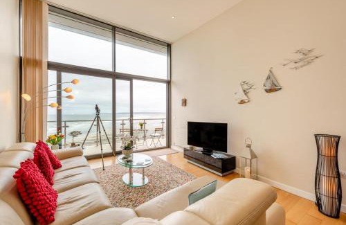 Westleigh House | Penthouse 60 - Horizon View