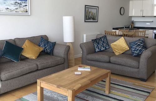 Westleigh Apartment | Penthouse apartment with stunning sea view Westward Ho!