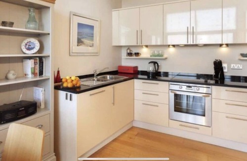Westleigh Apartment | Penthouse apartment with stunning sea view Westward Ho!