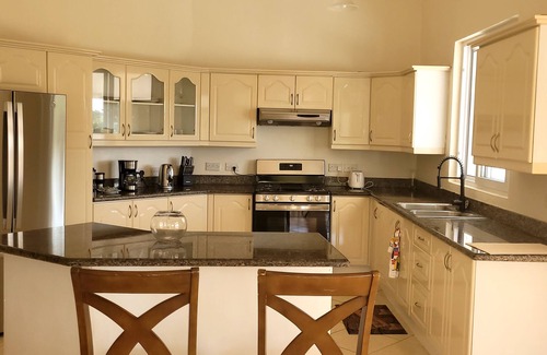 Marigot Bay Apartment | Penthouse Apartment #2/Breathtaking Views - Minutes from the Beach - Casa Vista