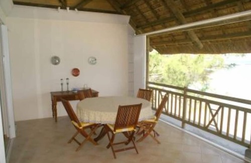 Pereybere Apartment | Penthouse Apartment in luxury beachfront villa