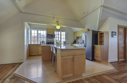 New Tacoma Apartment | Penthouse Apartment in an 1890 Mansion