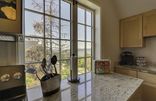 New Tacoma Apartment | Penthouse Apartment in an 1890 Mansion