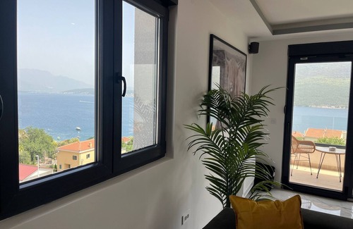 Denovici Apartment | Penthouse/Apartment mit Meerblick in der Bucht von Kotor