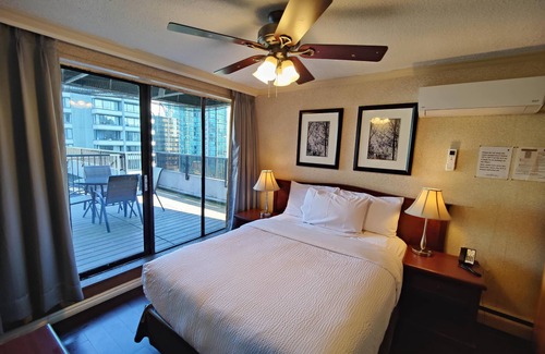 West End Hotel | Penthouse Apartment w/Patio, Harbour & City View