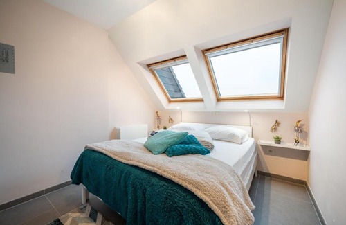 Mariakerke Apartment | Penthouse apartment with spacious terrace & sea view