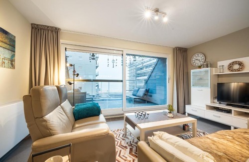Mariakerke Apartment | Penthouse apartment with spacious terrace & sea view