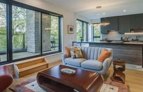 Orford Apartment | Penthouse at the foot of Mont Orford! Spas & Pool