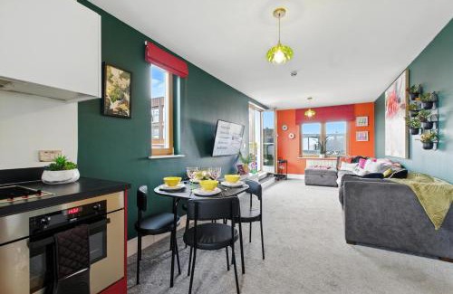 The Westside Apartment | Penthouse Botanica- Wyndale Signature Stays