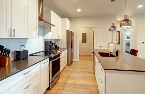 Livingston Condo | Penthouse Condo Livingston