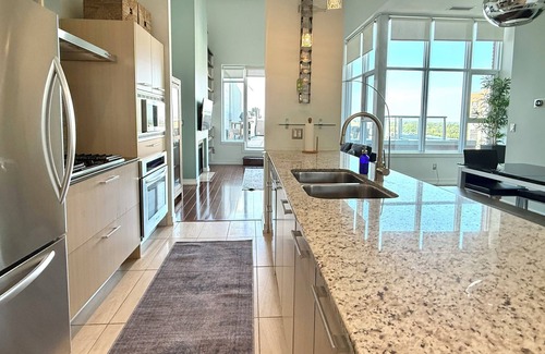 Southwest Edmonton Condo | Penthouse Condo + Roofdeck/hot tub