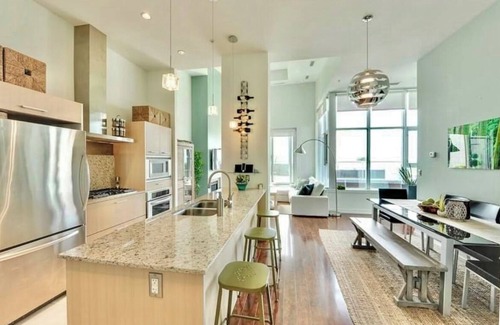 Southwest Edmonton Condo | Penthouse Condo + Roofdeck/hot tub
