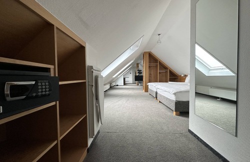 Unterrath Hotel | Penthouse Double Queen Studio