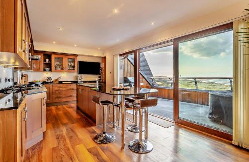 Lossiemouth Apartment | Penthouse Golf View Apartments