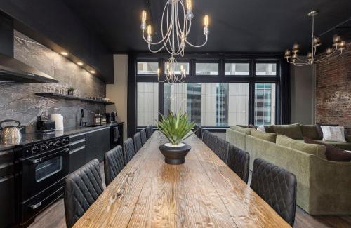Downtown Louisville Apartment | Penthouse Grand Executive Suite