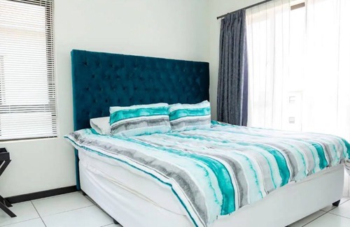 Greater Johannesburg Metropolitan Area Condo | Penthouse in Fourways