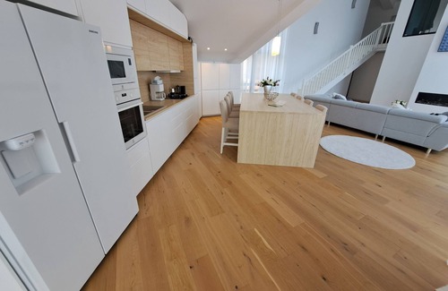 Sinaia Apartment | PENTHOUSE IN SINAIA, FURNICA, LANGA CASTELUL PELES SI TELEGONDOLA