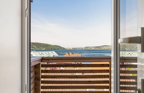 Sandviken Apartment | Penthouse In The Sun - Panoramic Views - Quiet