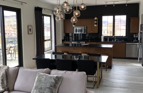 Lake Las Vegas Condo | PENTHOUSE Lake Las Vegas 2 Bedroom Terrace Suite