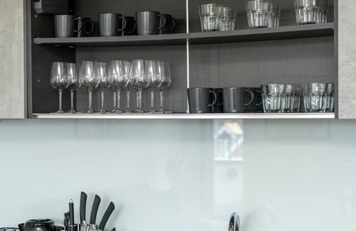 Finchley Apartment | Penthouse Large -Free Parking