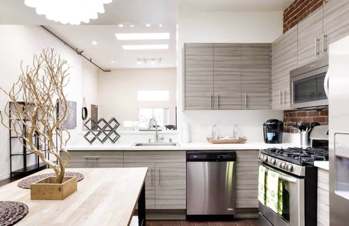 Historic Core Apartment | Penthouse Living at a Hip Loft in the Heart of LA