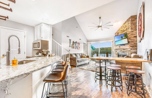 Kaiser Condo | Penthouse Living In The Heart of the State Park