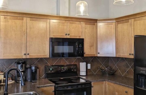 East Kootenay Apartment | Penthouse Mountain Views w/Sauna