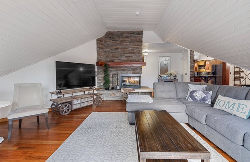 Canmore Condo | Penthouse~ Mountain View