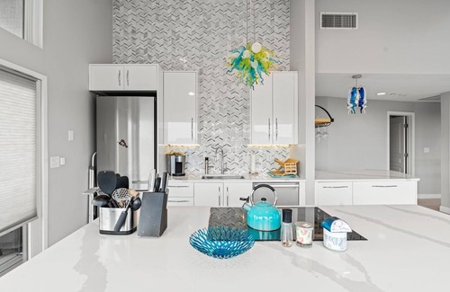 Salisbury Condo | Penthouse Oceanview Retreat