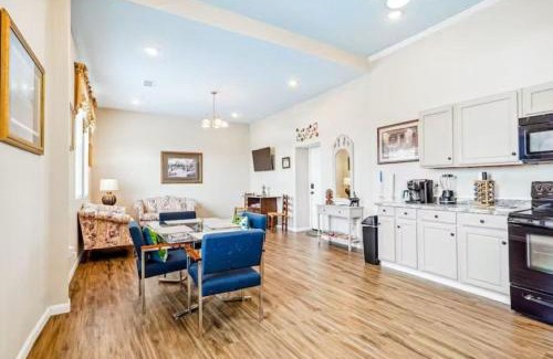 South 7th Ward Apartment | Penthouse on Claiborne