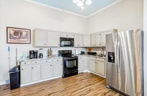 South 7th Ward Apartment | Penthouse on Claiborne