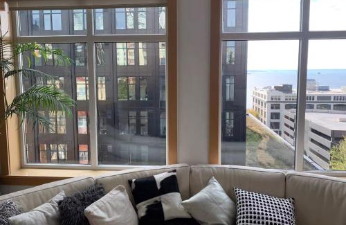 Belltown Apartment | Penthouse on the Bay