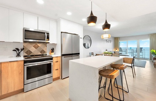 Satellite Beach Condo | Penthouse Paradise: Oceanfront Condo w/Stunning Views + Beach & Pool Access 🌴
