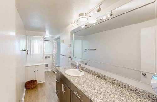 West Eugene Apartment | Penthouse Perch