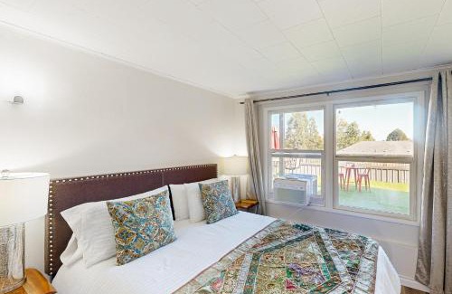 West Eugene Apartment | Penthouse Perch