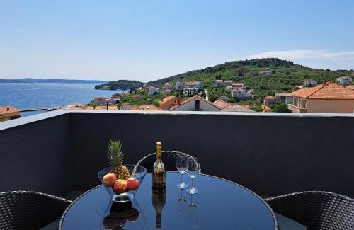 Kali Apartment | Penthouse Petra with hot tub