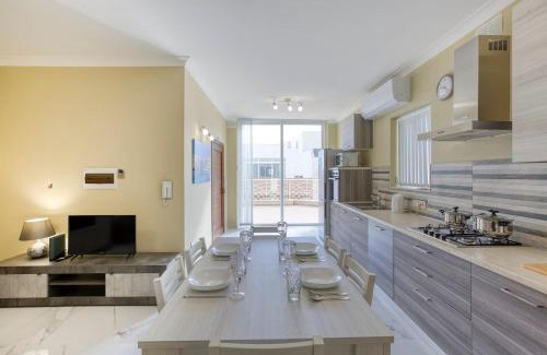 Marsaskala Apartment | Penthouse, Seaview, Beautiful 2br Apt 4