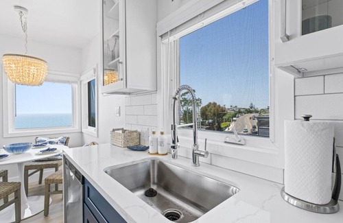 Laguna Beach Apartment | Penthouse! Steps from Victoria Beach, 180 degree ocean views!