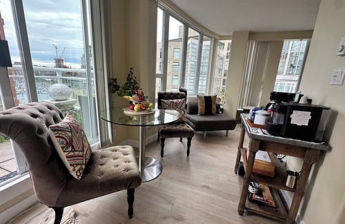 Downtown Vancouver Condo | Penthouse suite w/jacuzzi on Seawall w/views