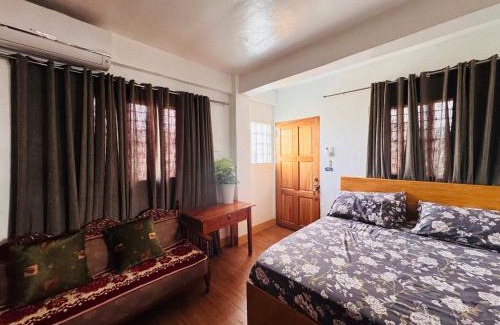 Virac House | Penthouse Unit with OceanView, Wifi, Free Parking at Sonia's Island Stay