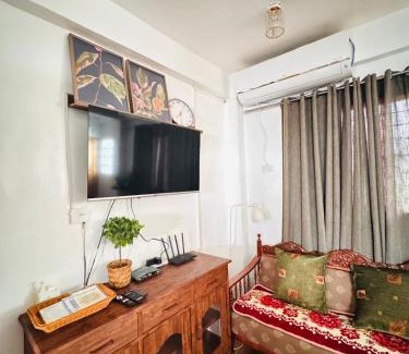 Virac House | Penthouse Unit with OceanView, Wifi, Free Parking at Sonia's Island Stay