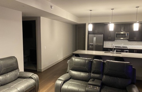Uptown Condo | *PENTHOUSE* VICTORY PARK! Downtown Dallas* Katy Trl *Walk to MAVS Game*