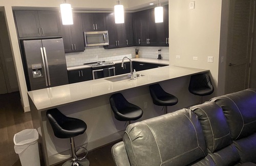 Uptown Condo | *PENTHOUSE* VICTORY PARK! Downtown Dallas* Katy Trl *Walk to MAVS Game*