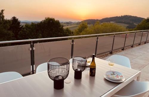 Waldkirchen Apartment | Penthouse-Villa, Panoramablick, XXL-Terrasse, Tischfussball