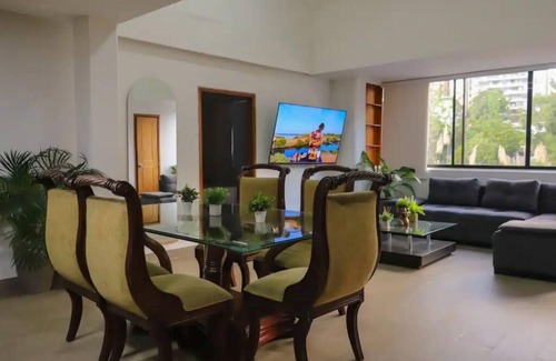 Lalinde Apartment | Penthouse w/hot tub lleras park/Great location/Guest friendly