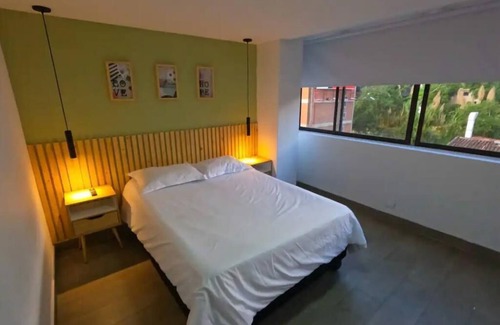 Lalinde Apartment | Penthouse w/hot tub lleras park/Great location/Guest friendly